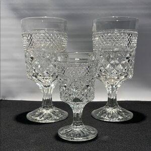 Goblet Set with Diamond-Cut Pattern